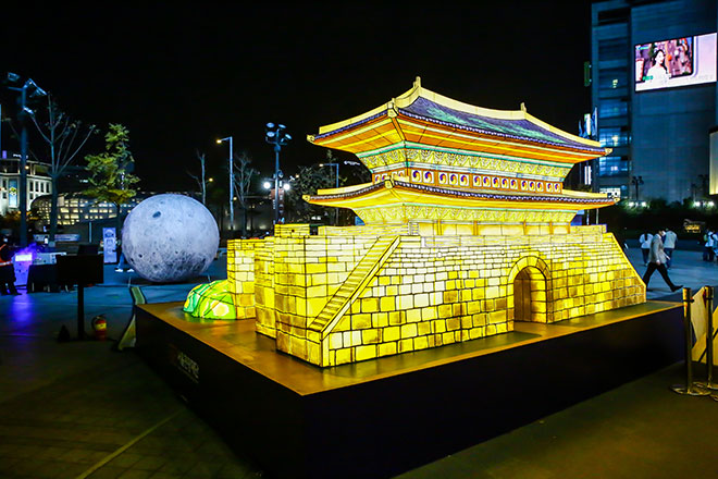 Photographs of Cultural Properties of the Lantern Festival